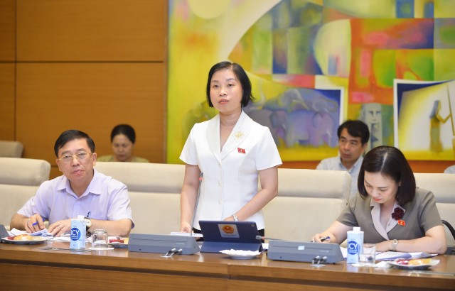 Thảo luận, đóng góp vào Đề án “Tăng cường chất lượng, nâng cao năng lực hoạt động của đại biểu Quốc hội, nhất là đại biểu Quốc hội chuyên trách” 